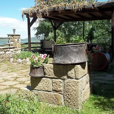 度假居 T'asprolithia